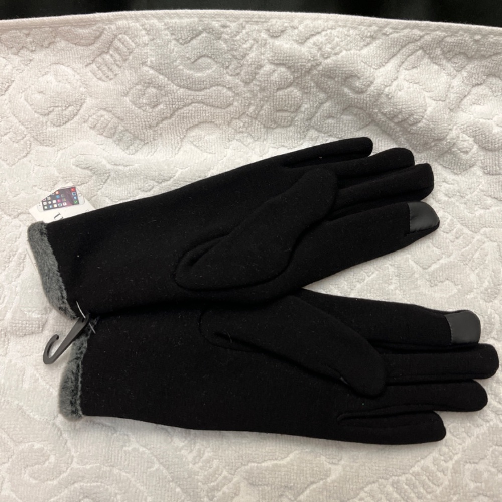 NWT Black Felt Touch Screen Gloves With Grey Faux Fur. - Picture 6 of 6